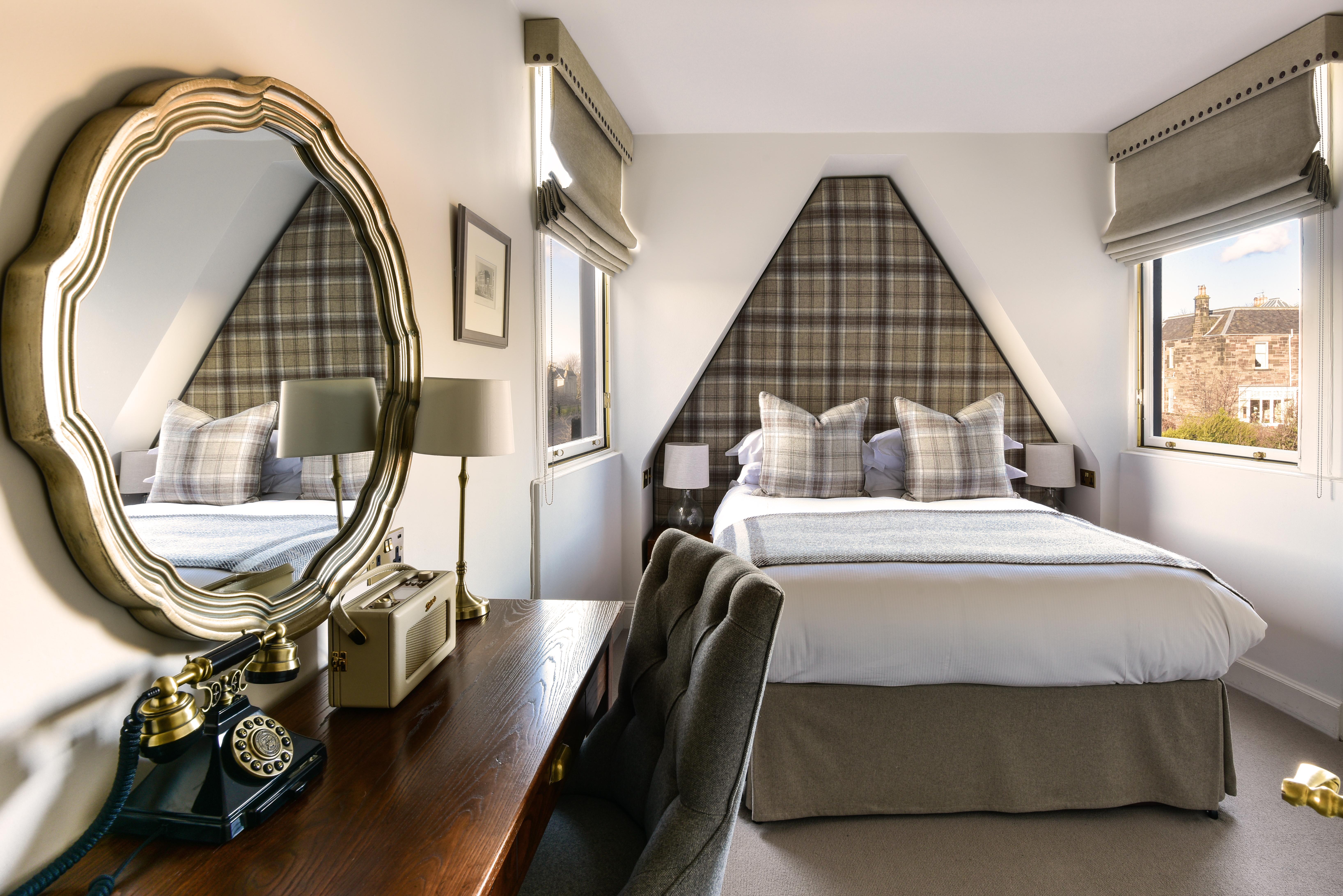 邓斯坦之家酒店 爱丁堡 外观 照片 A bedroom at the hotel