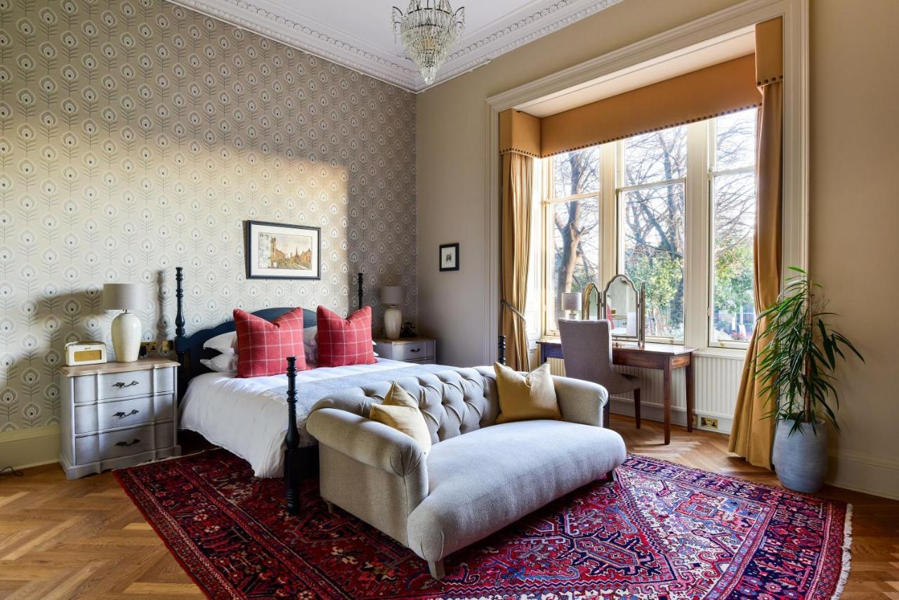 邓斯坦之家酒店 爱丁堡 外观 照片 A bedroom at the hotel